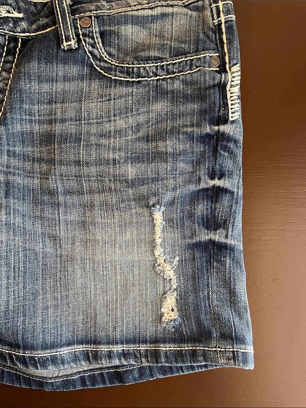 BKE Women's Blue Distressed Denim Shorts - Picture 5 of 6
